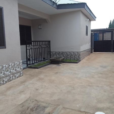 Mixtech Vacation Home -Mvh Sunyani Exterior foto