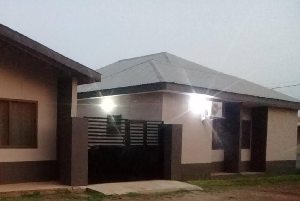 Mixtech Vacation Home -Mvh Sunyani Exterior foto