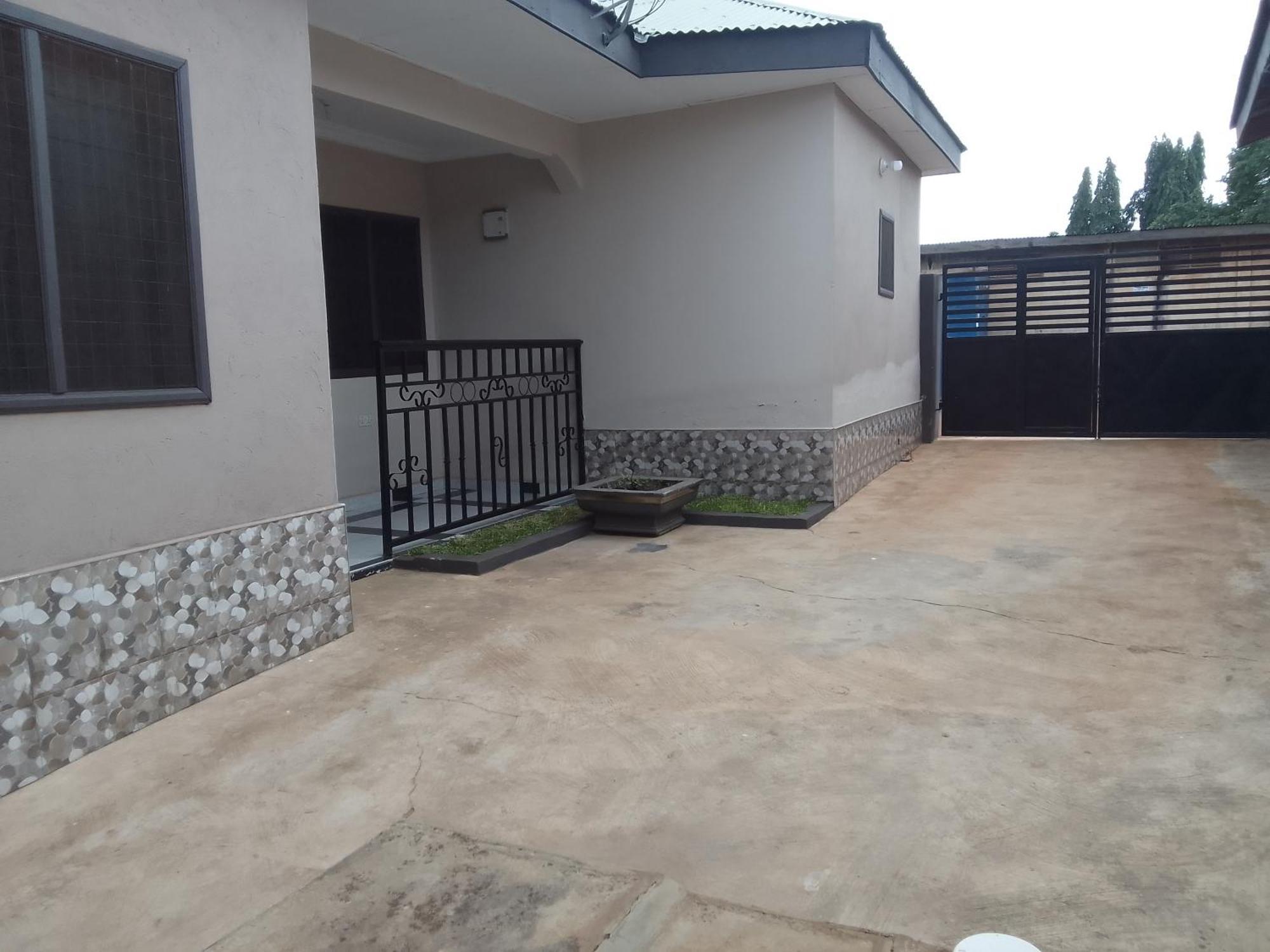 Mixtech Vacation Home -Mvh Sunyani Exterior foto